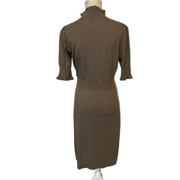 Banana Republic Fine Merino Wool Ruffled V-Neck Smocked Dress Size Medium - Picture 5 of 8